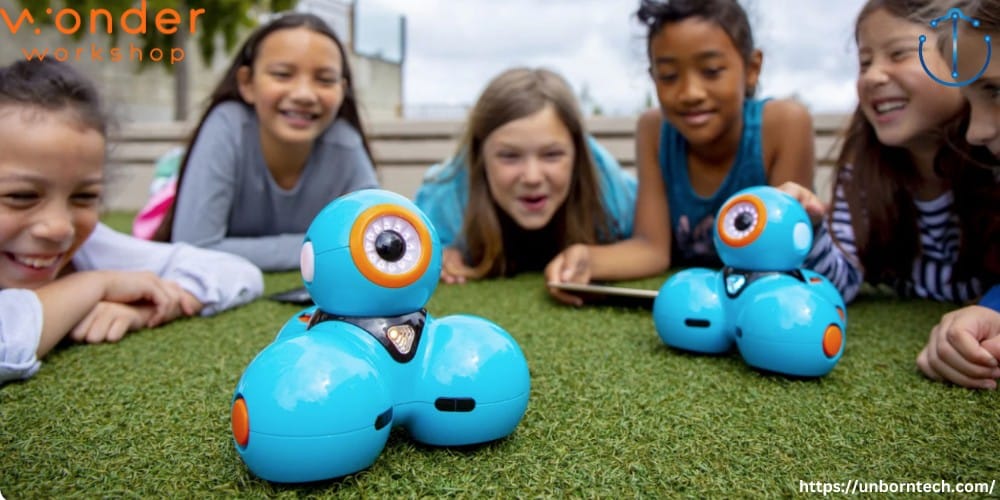Dash Learning Robot - AI Gadget for Students